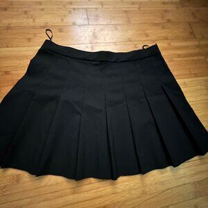 NWT UNIQLO Black Pleated Mini Skirt XXL